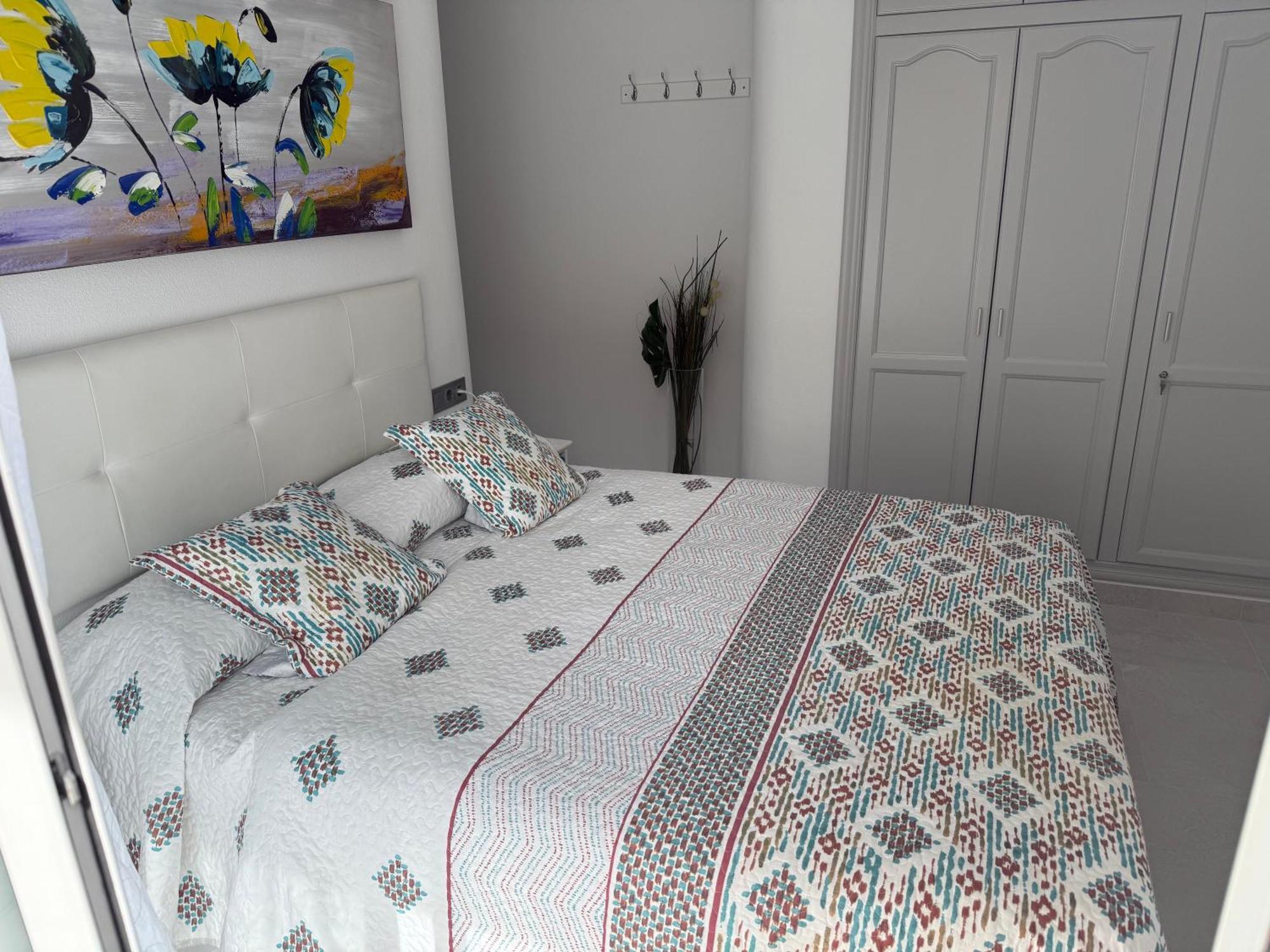 Residenz Ramon Gallud Торевиеха Екстериор снимка